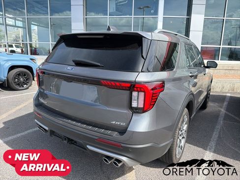 Used 2025 Ford Explorer Platinum w/ Ultimate Package image 16