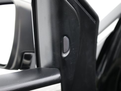 Used 2018 Nissan Murano SV FWD image 16