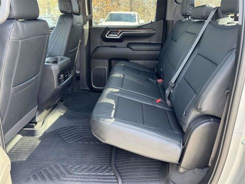 Used 2024 Chevrolet Silverado 1500 LT Trail Boss image 17