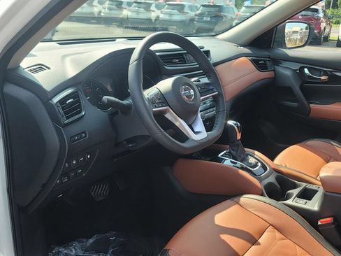 Used 2019 Nissan Rogue SL w/ Premium Package AWD/4WD image 11