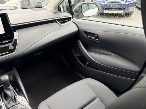 Used 2024 Toyota Corolla LE FWD image 31