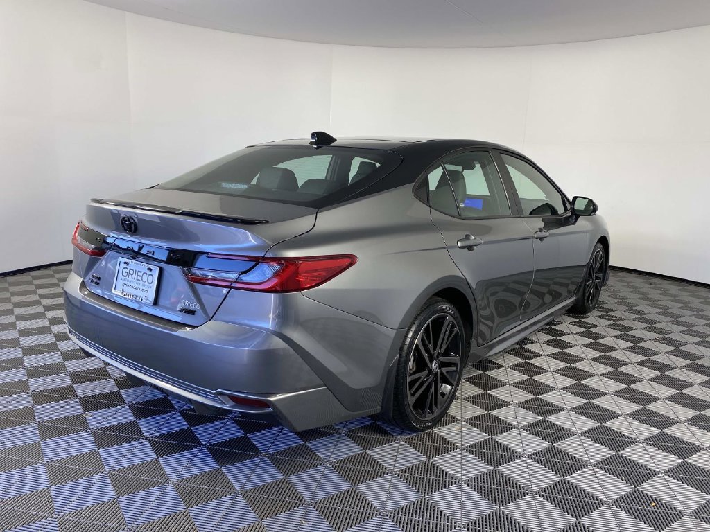 Used 2025 Toyota Camry XSE AWD/4WD image 9