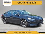 Used 2022 Hyundai Elantra SEL image 1
