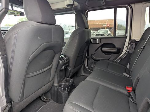 Used 2018 Jeep Wrangler Unlimited Sport S AWD/4WD image 28