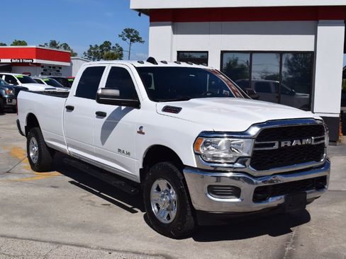 Used 2022 RAM 2500 Tradesman w/ Chrome Appearance Group image 2