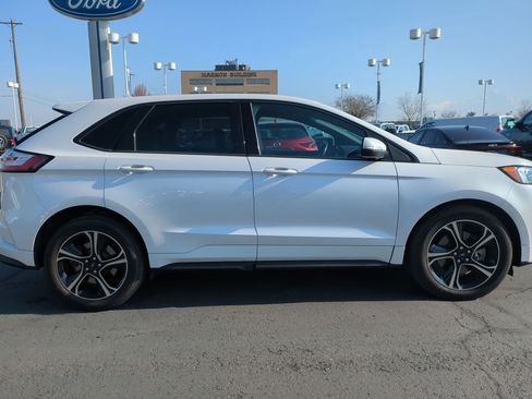 Used 2019 Ford Edge ST w/ Convenience Package image 2