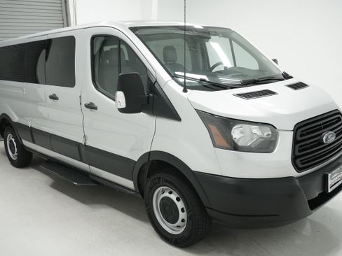 Used 2019 Ford Transit 350 XL RWD image 3