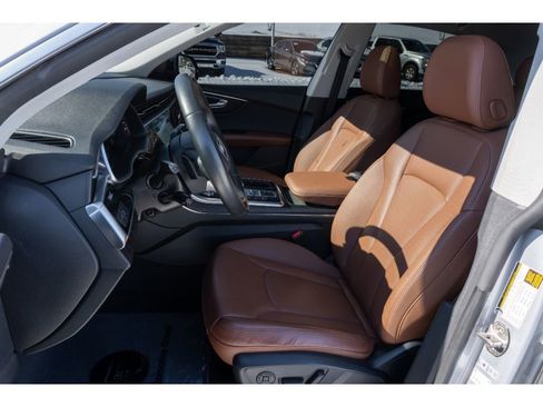 Used 2022 Audi Q8 Premium Plus image 11