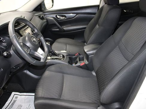 Used 2017 Nissan Rogue SV FWD image 32
