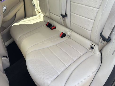Used 2022 Mercedes-Benz GLC 300 4MATIC w/ Multimedia Package Lite image 18