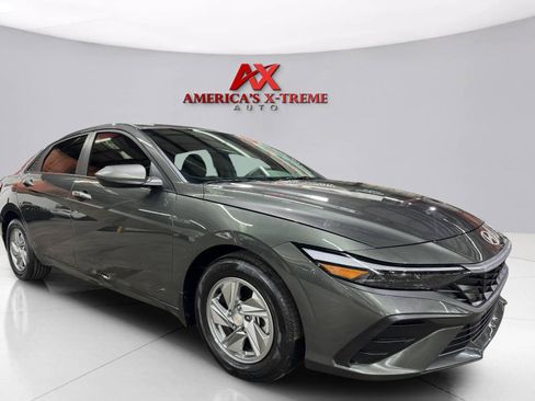 Used 2026 Hyundai Elantra SE FWD image 8