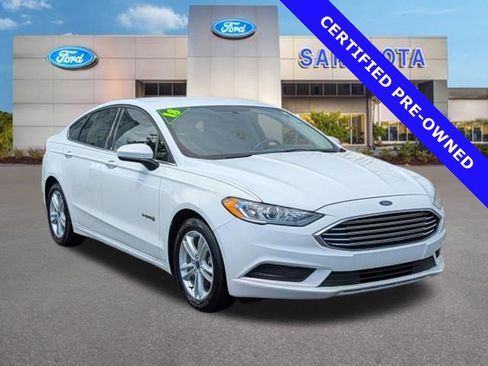 Certified 2018 Ford Fusion SE FWD image 1