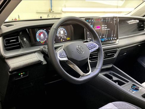 New 2026 Volkswagen Tiguan S image 8