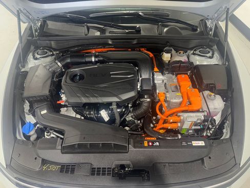 Used 2025 Hyundai Sonata SEL FWD image 8
