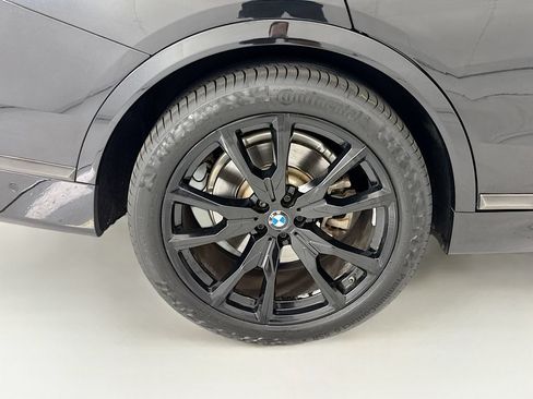 Used 2021 BMW X7 xDrive40i w/ M Sport Package AWD/4WD image 32