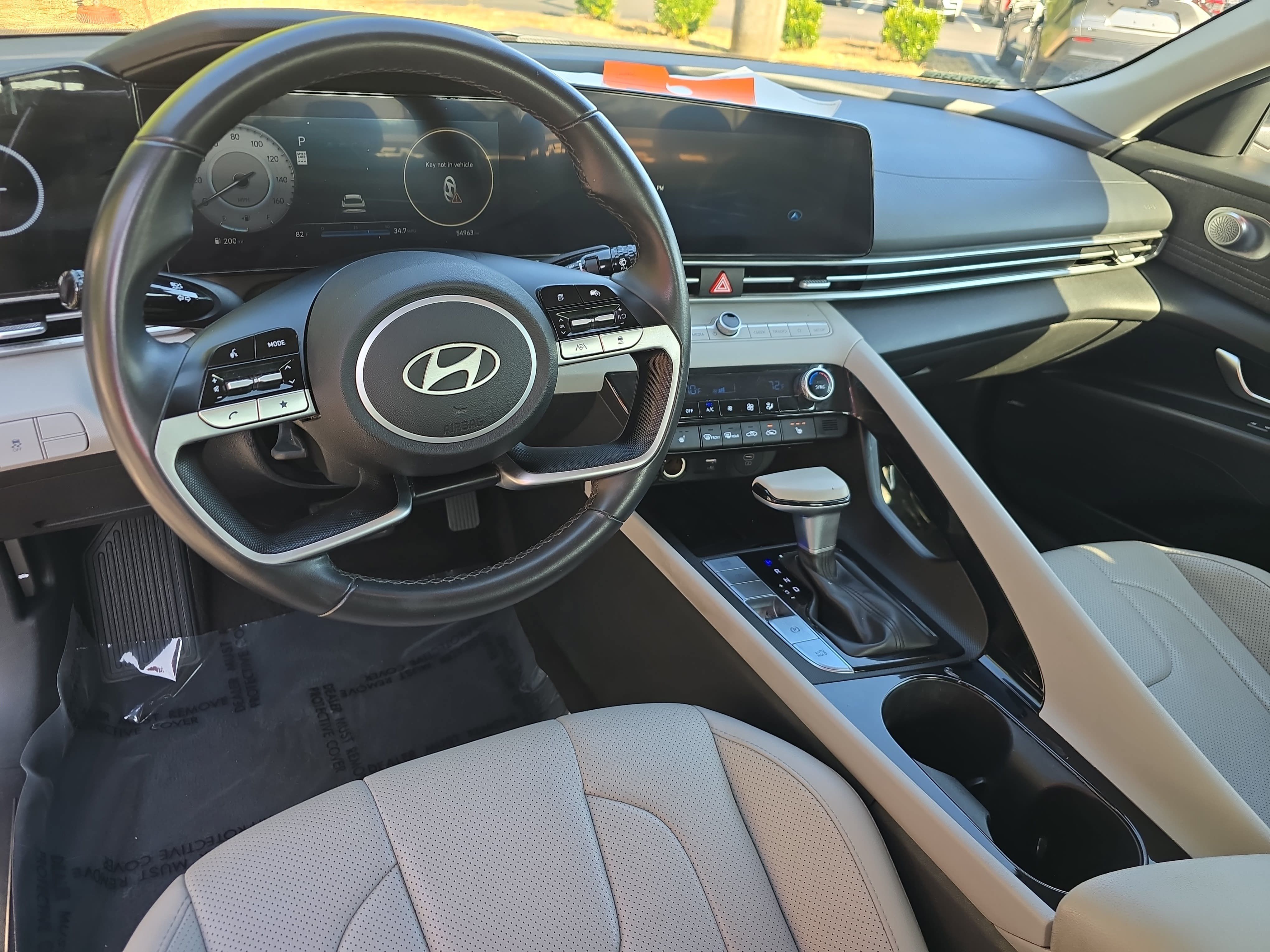 Used 2025 Hyundai Elantra Limited FWD image 15