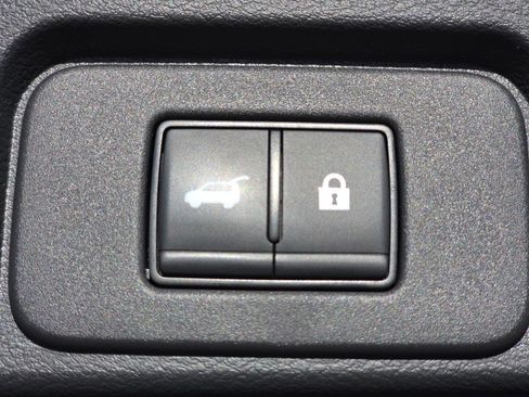 Used 2025 Nissan Rogue Platinum w/ Platinum Premium Package image 15