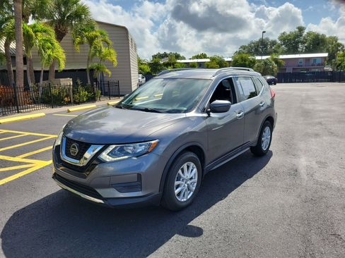 Used 2019 Nissan Rogue S w/ Special Edition Package FWD image 10