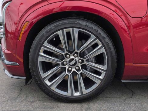 Used 2026 Cadillac Vistiq Platinum AWD/4WD image 30