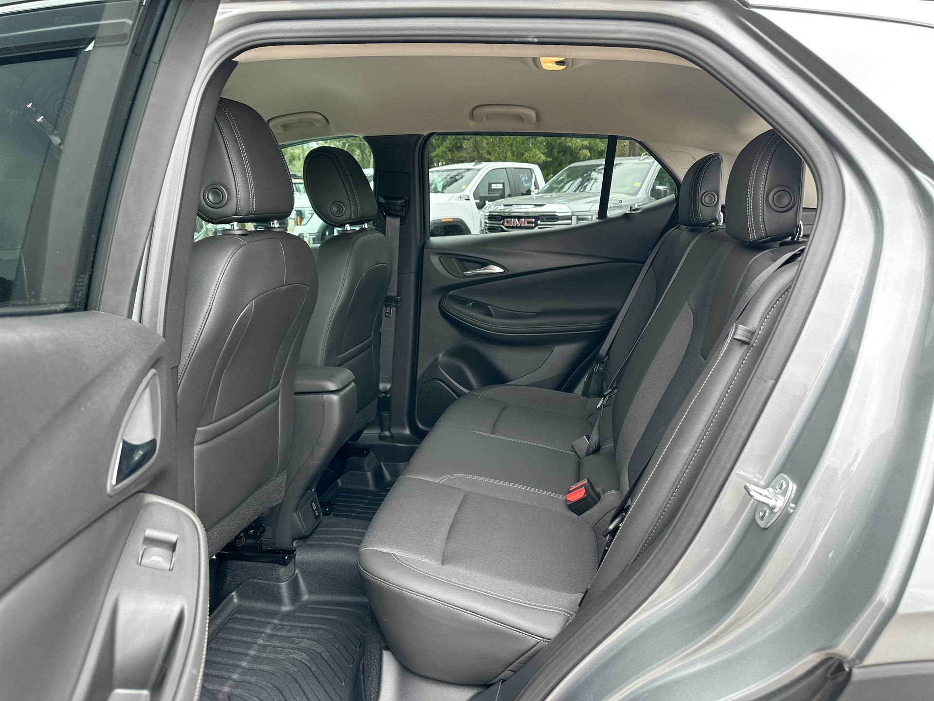 Used 2025 Buick Encore GX Preferred FWD image 24