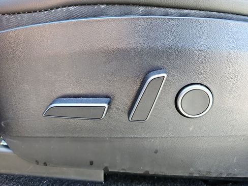 Used 2021 Tesla Model Y Long Range AWD/4WD image 21