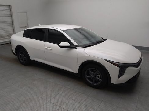 Used 2025 Kia K4 FWD image 11