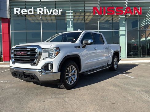 Used 2022 GMC Sierra 1500 SLT image 1