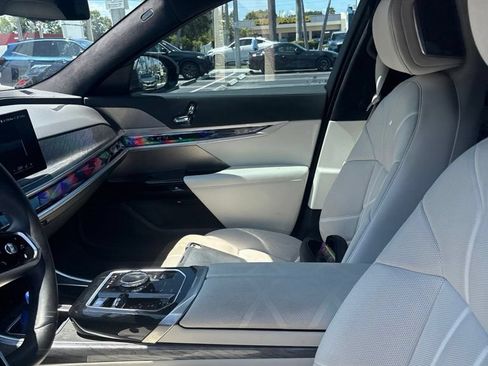 Used 2023 BMW 740i RWD image 3