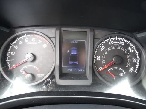 Used 2019 Toyota Tacoma SR RWD image 14
