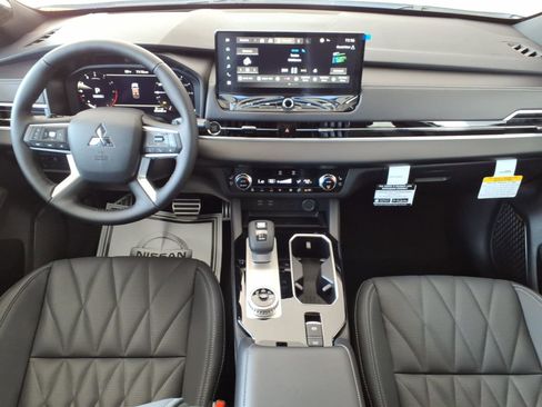 New 2026 Mitsubishi Outlander SEL Black Edition FWD image 13