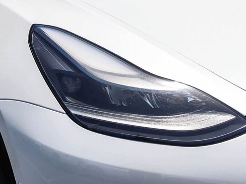Used 2021 Tesla Model 3 Standard Range Plus RWD image 4