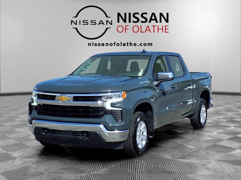 Used 2025 Chevrolet Silverado 1500 LT AWD/4WD image 1