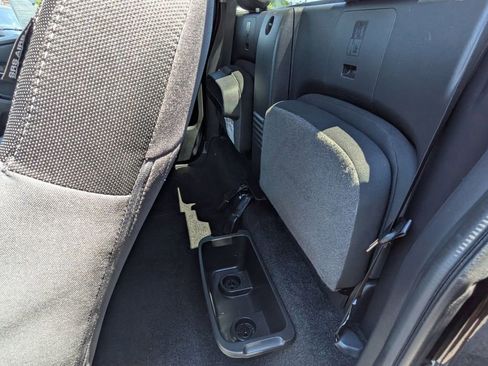 Used 2023 Nissan Frontier SV w/ Technology Package RWD image 18