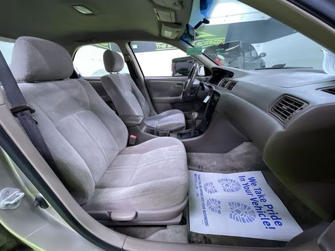 Used 2000 Toyota Camry CE image 28