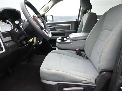 Used 2019 RAM 1500 Classic SLT RWD image 17