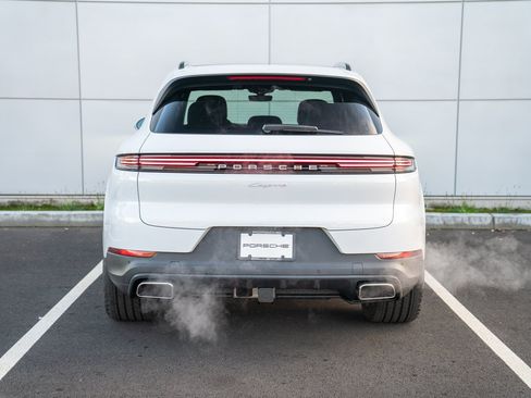 Certified 2026 Porsche Cayenne AWD/4WD image 7
