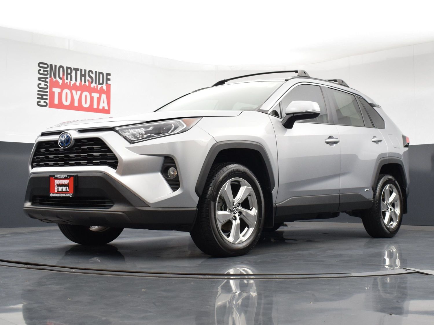 Used 2021 Toyota RAV4 XLE Premium AWD/4WD image 32
