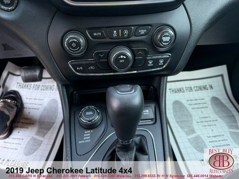 Used 2019 Jeep Cherokee Latitude Plus AWD/4WD image 37