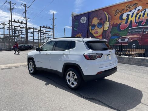 Used 2024 Jeep Compass Latitude AWD/4WD image 3