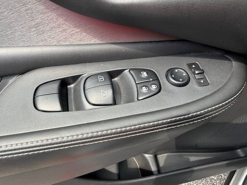 Used 2020 Nissan Murano S w/ Technology Package AWD/4WD image 12