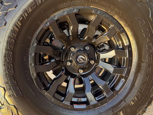 Used 2025 Jeep Wrangler Unlimited Rubicon 392 image 17