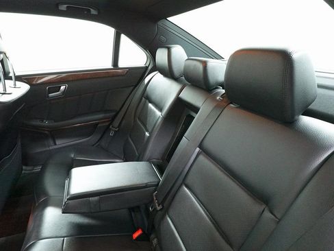 Used 2013 Mercedes-Benz E 350 4MATIC Sedan image 24