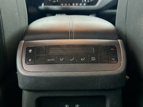 Used 2025 Nissan Pathfinder SV AWD/4WD image 26
