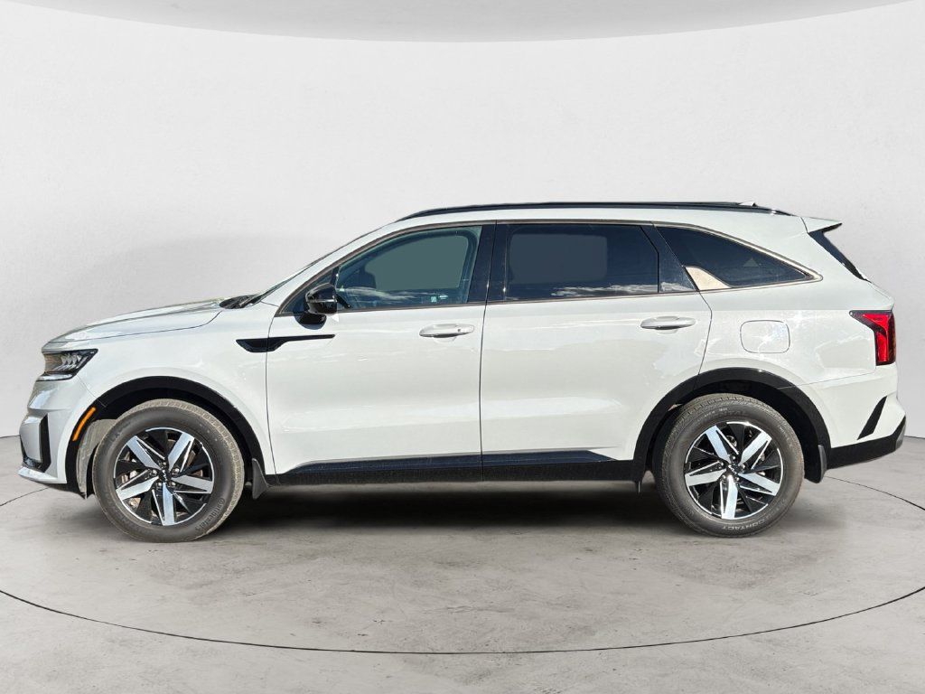 Used 2022 Kia Sorento EX w/ Panoramic Sunroof Package FWD image 8
