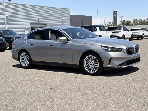 Used 2025 BMW 530i RWD image 5