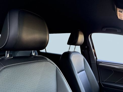 Used 2022 Volkswagen Tiguan SE R-Line image 24