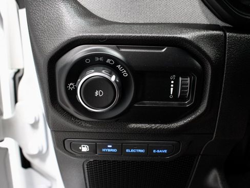 Used 2024 Jeep Wrangler Unlimited image 28