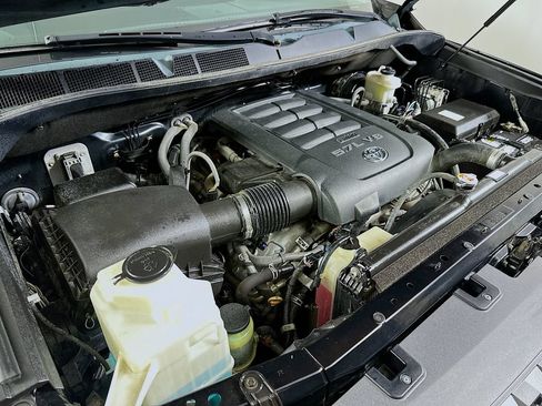 Used 2019 Toyota Tundra SR5 w/ TRD Off Road Package AWD/4WD image 26