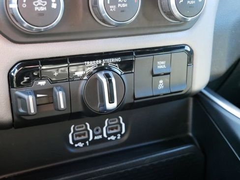 Used 2022 RAM 1500 Big Horn w/ Trailer Tow Group (B) AWD/4WD image 23