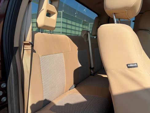 Used 2016 Ford F250 XLT w/ XLT Interior Package image 18